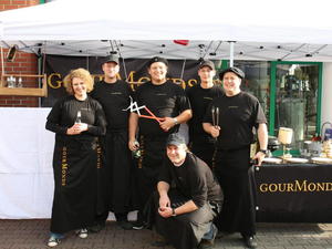 Teamphoto von links nach rechts: Sabrina, Thorsten, Hendrik, Dirk (gebückt), Mathias und Hendrik
