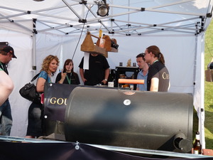 Kamerateam am Grillstand