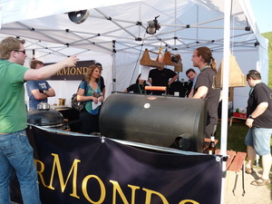 Kamerateam am Grillstand