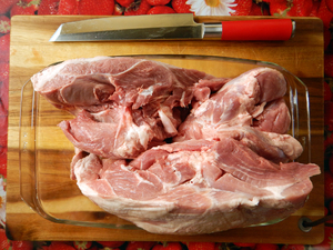 Schweineschulter ohne Knochen