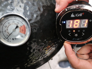 Deckelthermometer und externes Thermometer mit stark abweichenden Temperaturen