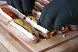 Peperoni werden dazugelegt