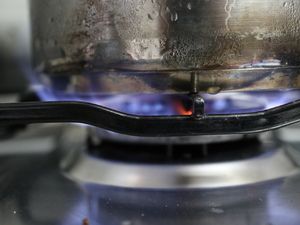 Gasflamme unter dem Topf