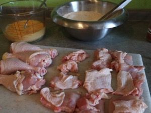 Hähnchen in Stücke zerteilt