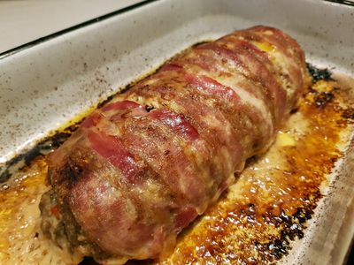 Gebackener Hackbraten im Speckmantel