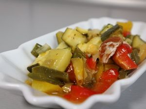 Pommesschale mit Grillgemüse