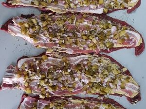Belegte Rouladen vor dem Aufrollen
